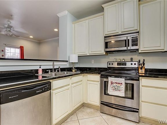 5th image of 700 15th St Unit 2410