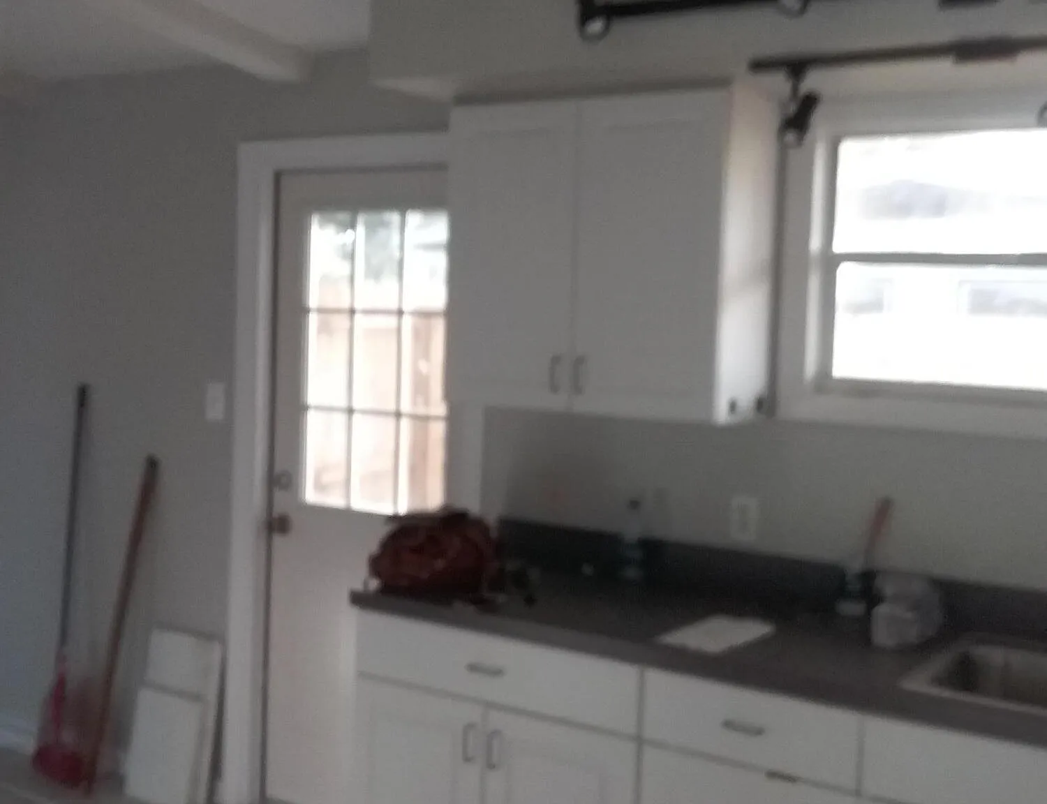 3 bed, 1.5 bath, 1144 sqft, $2,200 — Photo 3