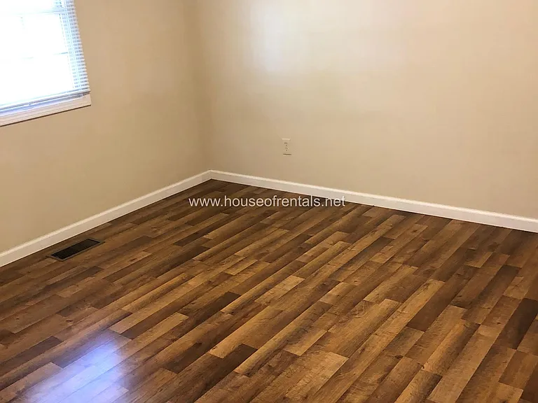 1413 Marion St #1 — Photo 11
