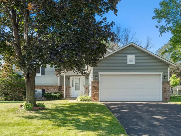 1340 Cope Ave E, Maplewood, MN 55109