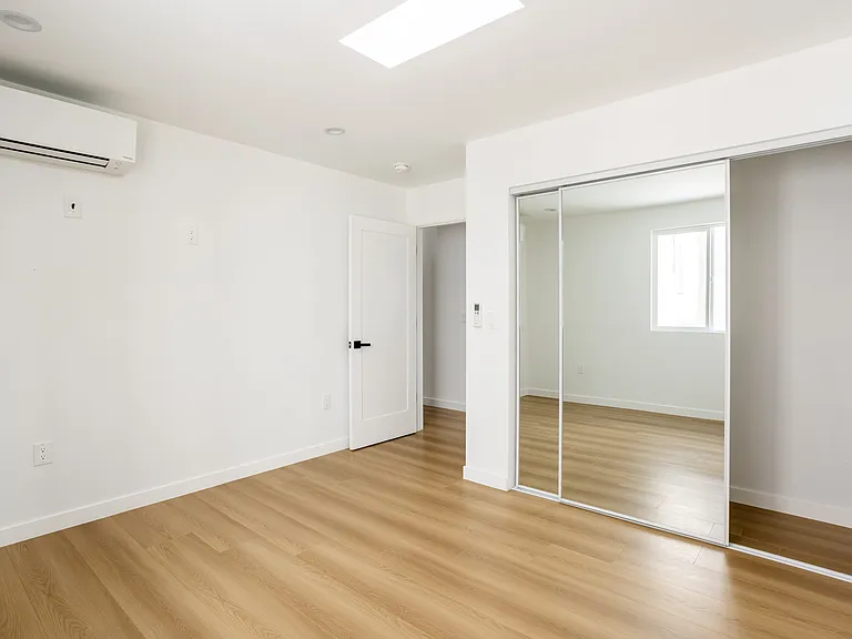 6376 Orange Ave — Photo 10