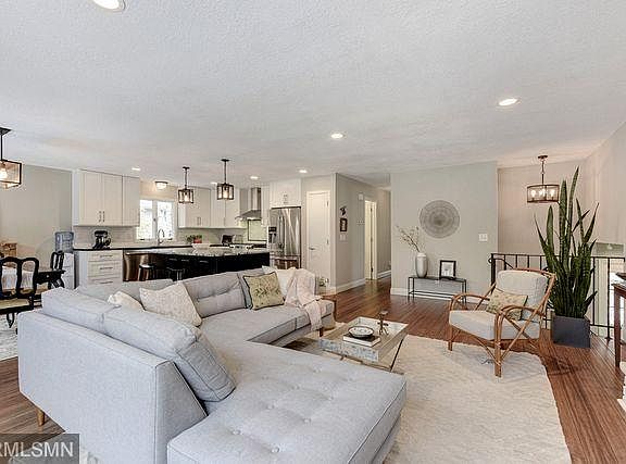 2nd image of 5885 Strawberry Ln