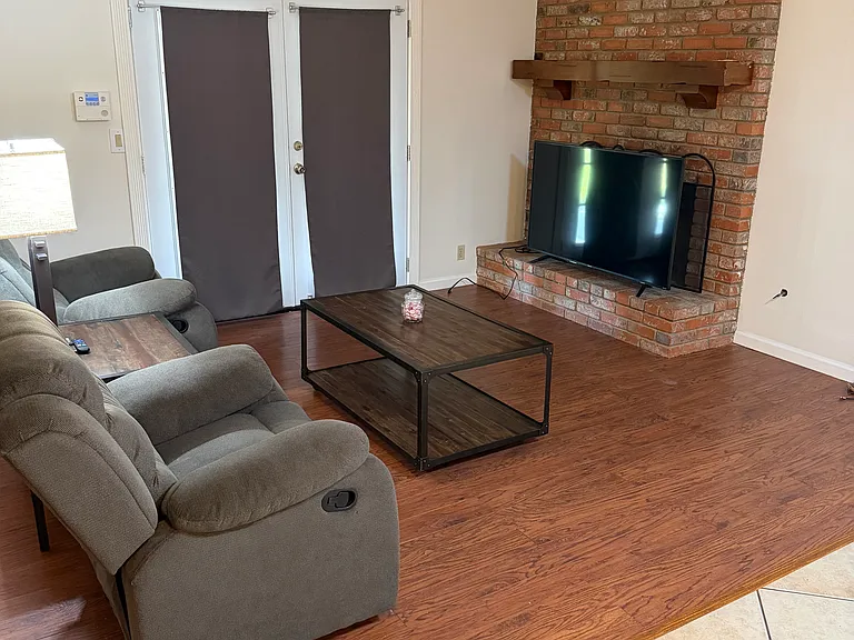 1019 Scott St — Photo 17