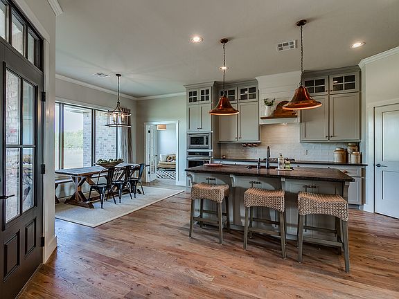 5th image of 2209 Marjorie Ln