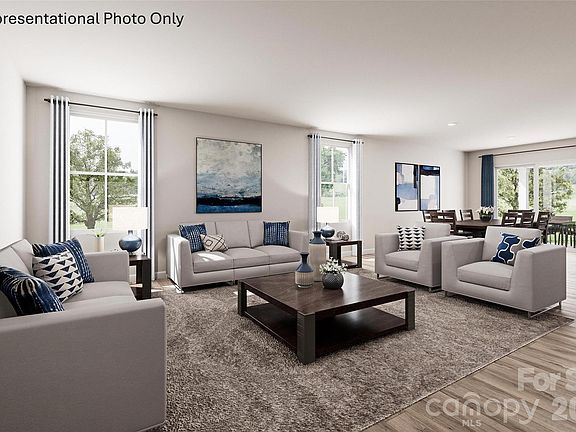 4th image of 940 Pemberley St