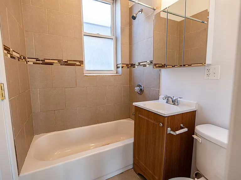 2401-09 N. Spaulding Ave. — Photo 17