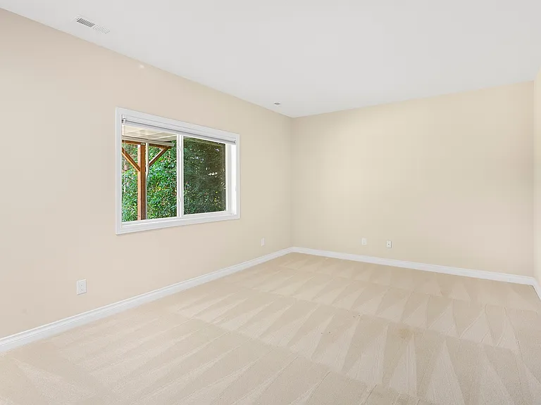 15023 SE 65th St — Photo 31