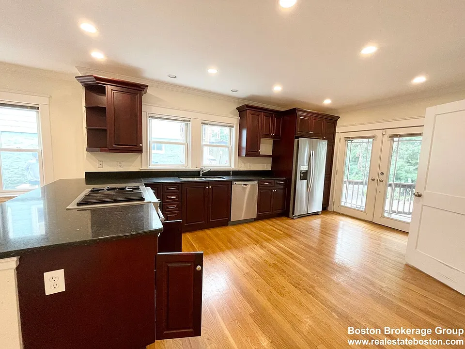 13 Sunset St #1A