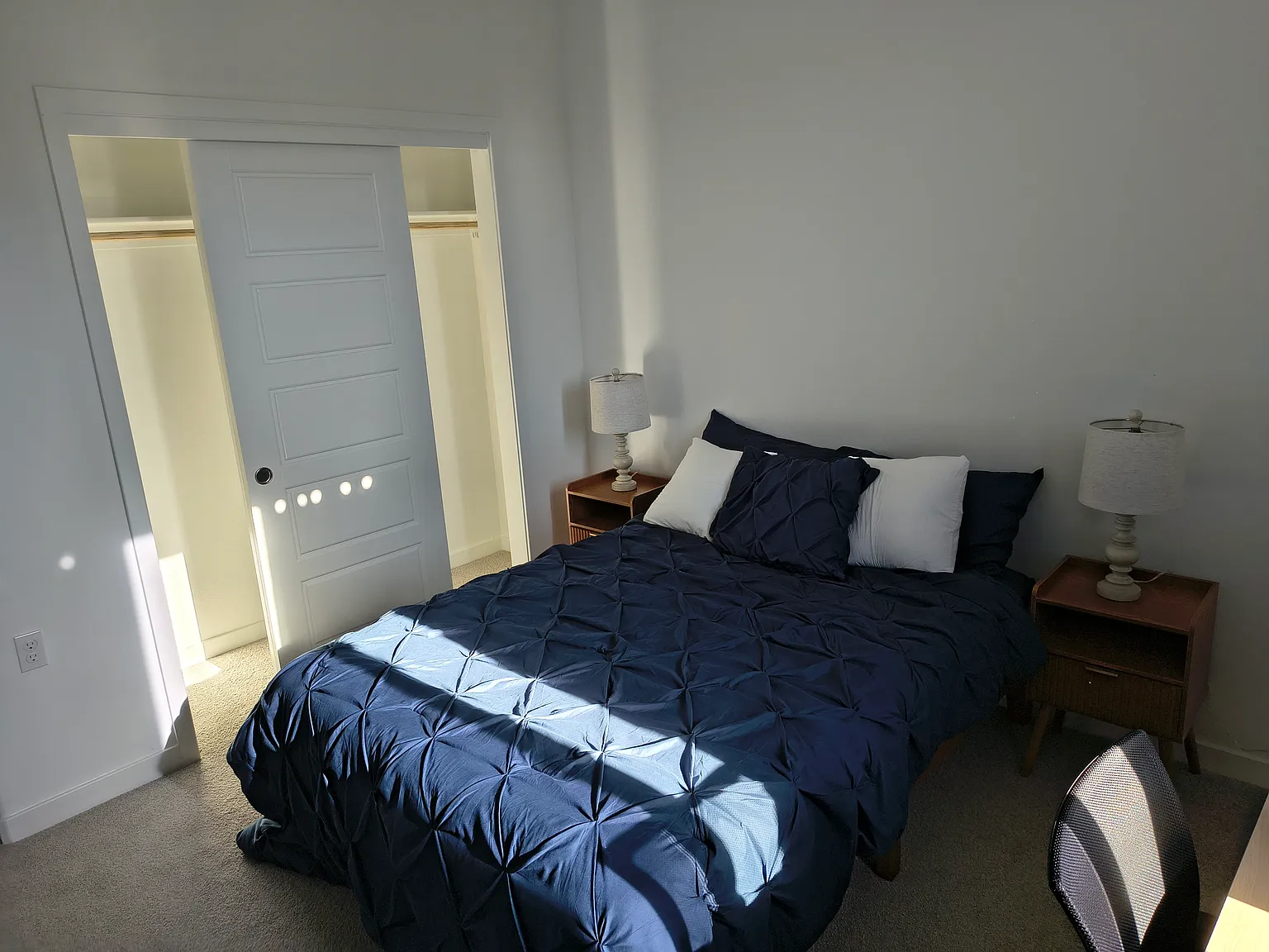 5 bed, 2578 sqft, $925 — Photo 1