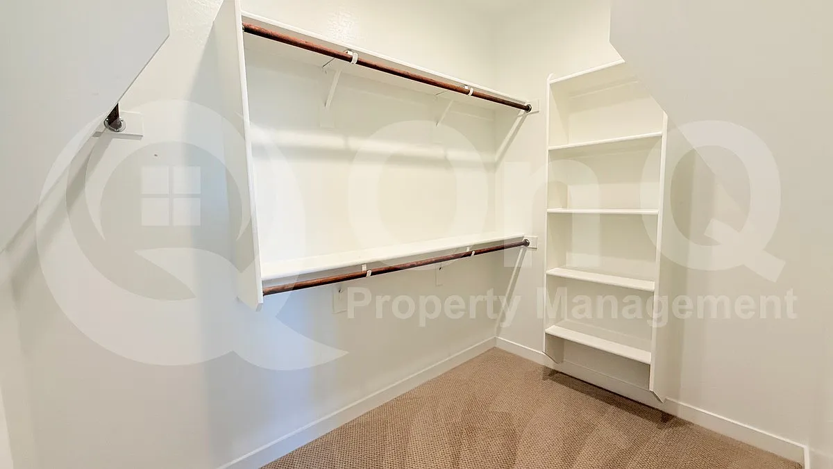 4 bed, 3.0 bath, 2274 sqft, $2,499 — Photo 2