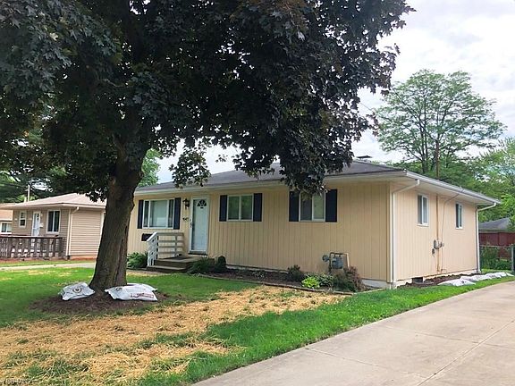 3rd image of 1047 Ellsworth Dr