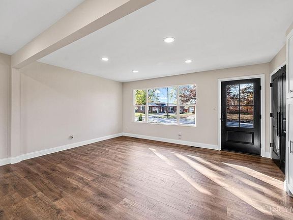 4th image of 430 Meadow Ln