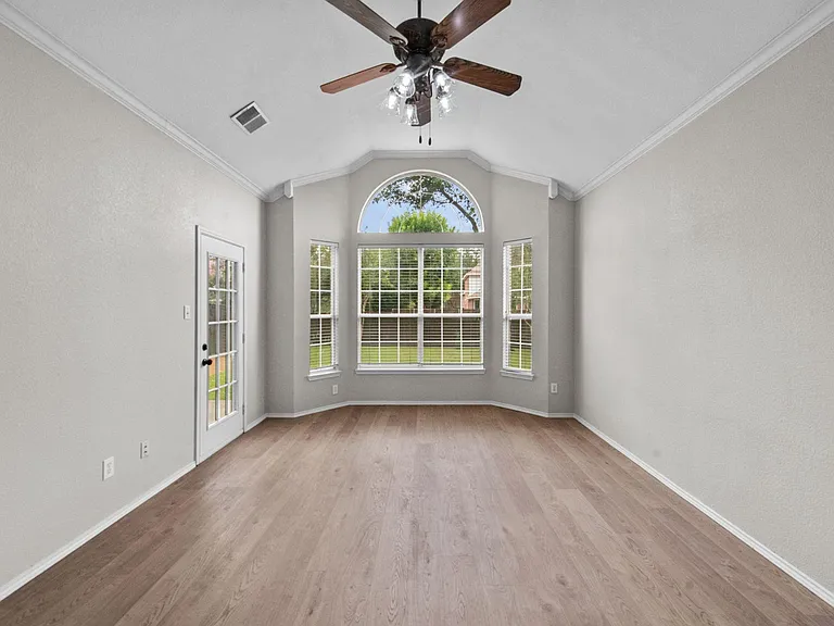 2421 Kittyhawk Dr — Photo 30