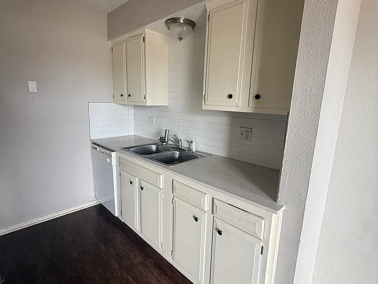 Peartree Apartments — Photo 15