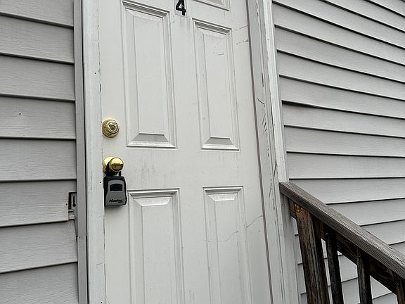 2nd image of 308 Nuzum Pl #4