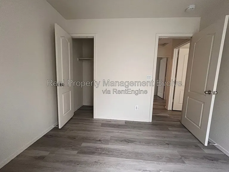 9503 N 82nd Ln — Photo 20