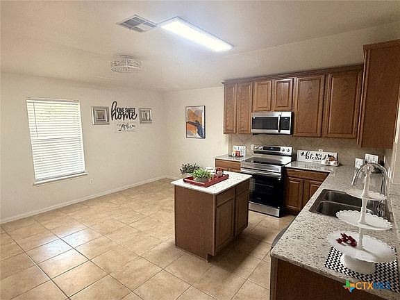 4th image of 505 Leo Ln