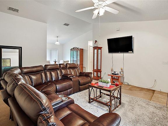 2nd image of 56 Wafford St