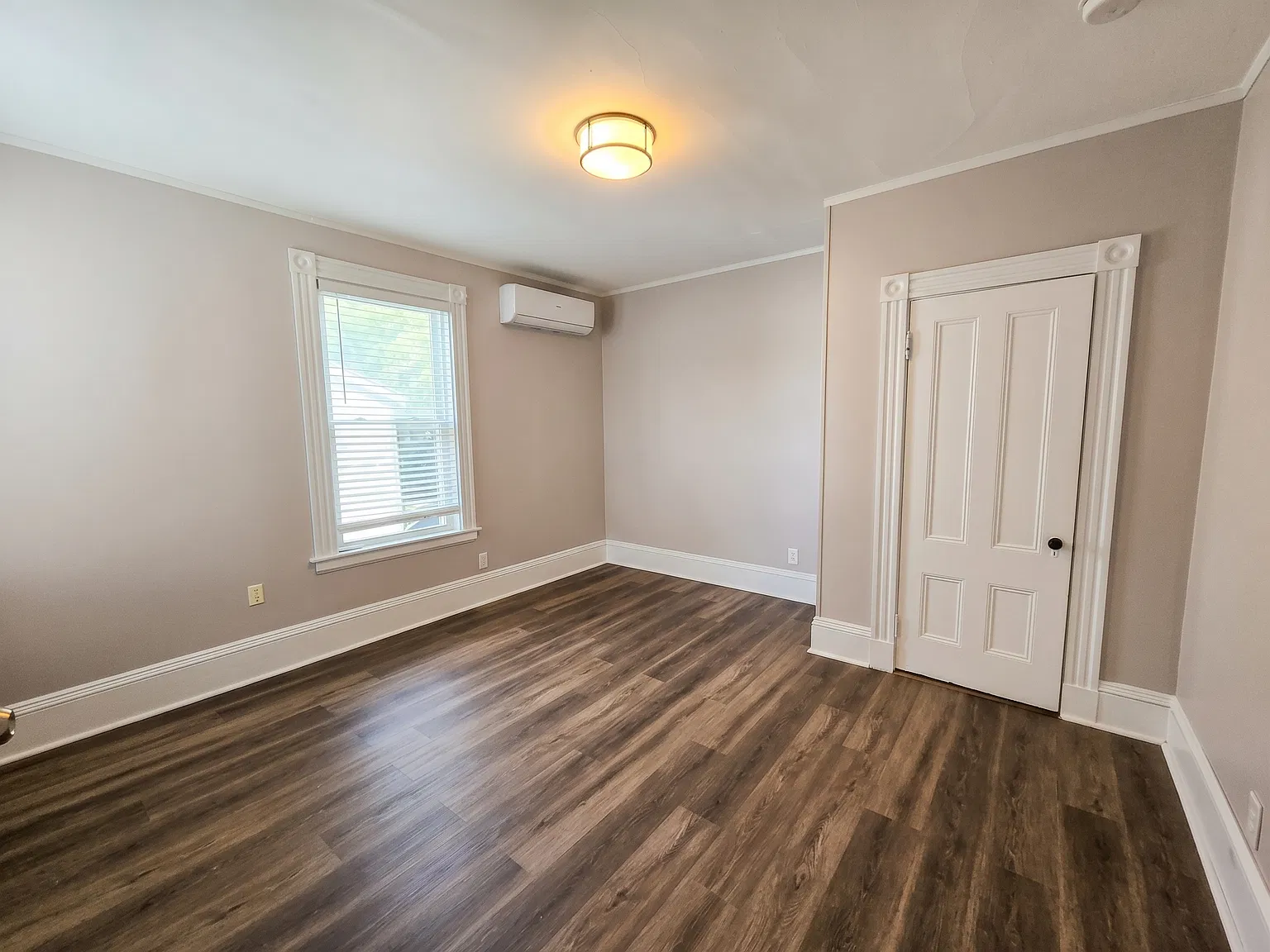 4 bed, 1200 sqft, $3,800 — Photo 2