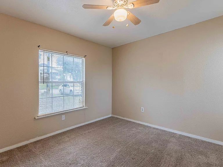 120 Nelson Ave — Photo 24