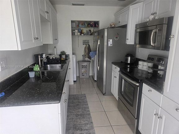 3rd image of 11871 SW 123rd Pl