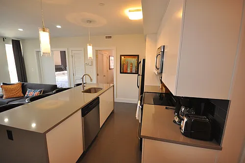 654 Massachusetts Ave #2B Photo 1