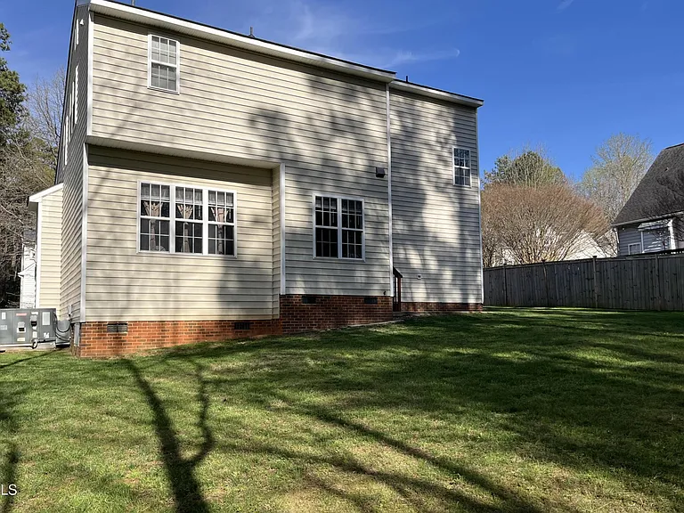 2604 Farlow Gap Ln — Photo 25