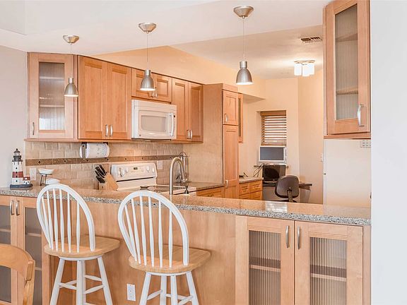 3rd image of 310 Fox Hill Dr
