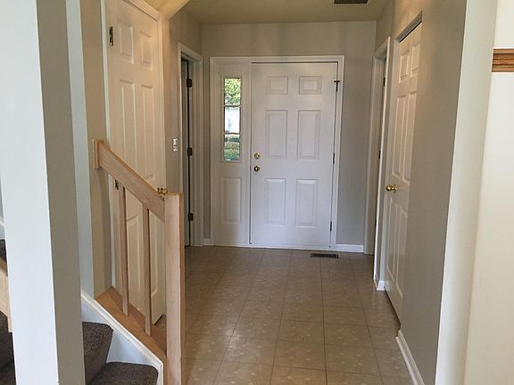 2nd image of 1095 Camden Ct #1095