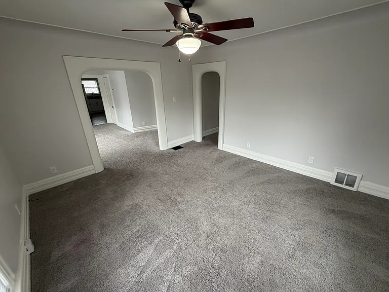 139 Gallup St — Photo 36