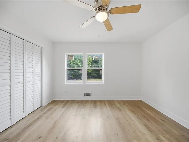 1073 Grayson Pkwy — Photo 32