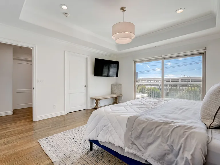 1741 S Bentley Ave #5 — Photo 12