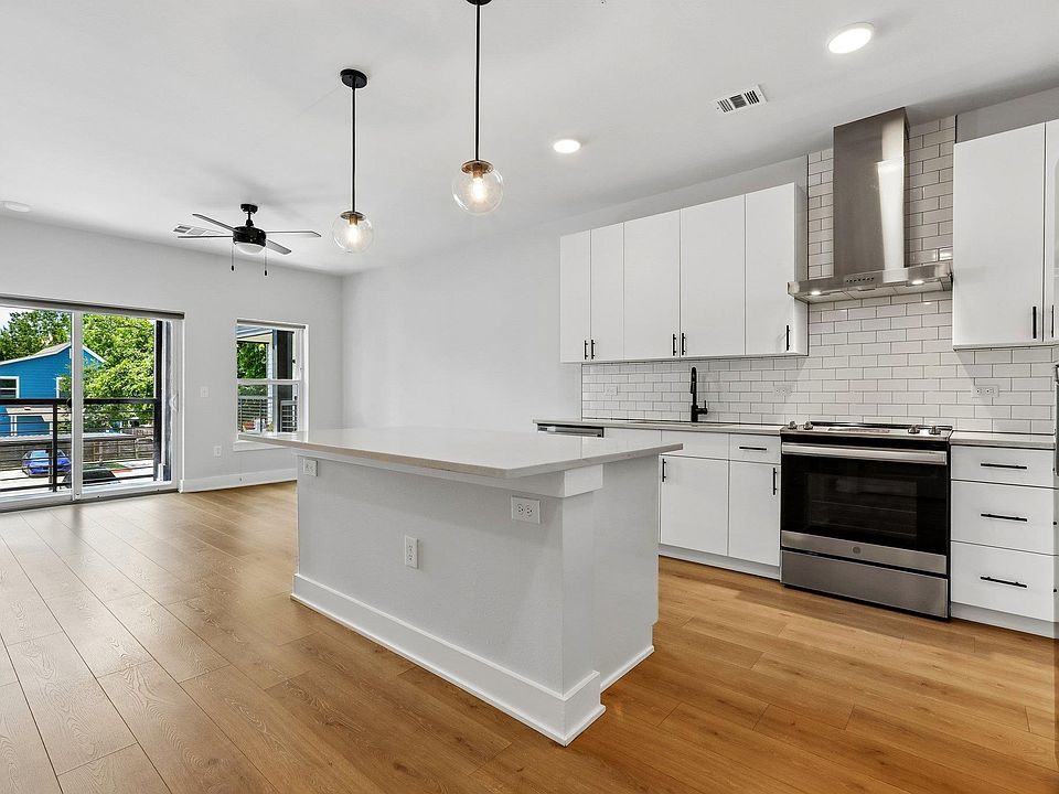 1st image of 3101 Govalle Ave #212