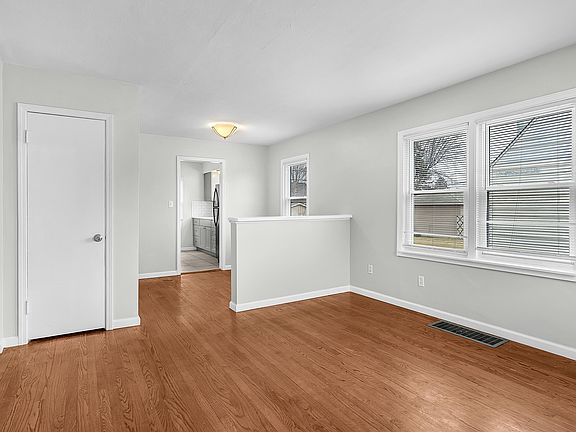 3rd image of 6622 Parrish Ave