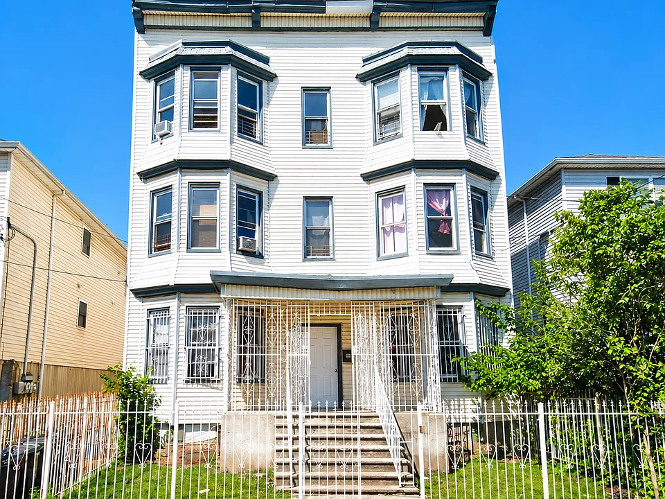 163 Hillside Ave