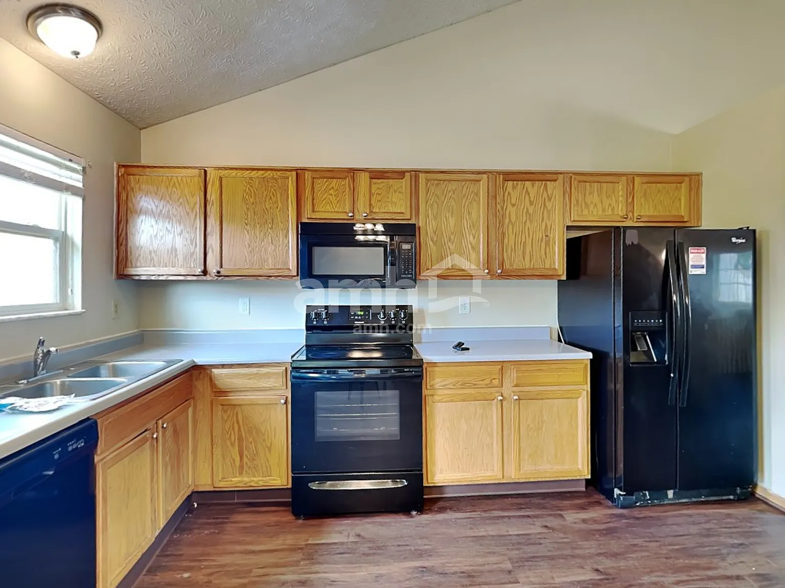 3 bed, 2.5 bath, 1775 sqft, $2,375 — Photo 3