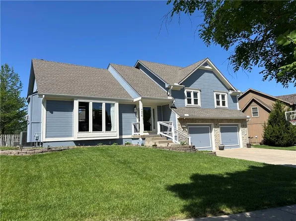7408 N Sycamore Ave, Kansas City, MO 64158