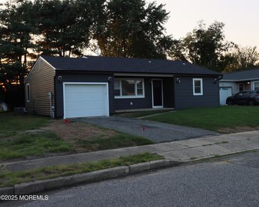 18 Bolingbroke Drive, Toms River, NJ, 08757
