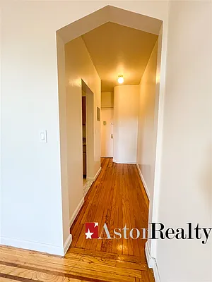 Rented by Astor Realty | media 21