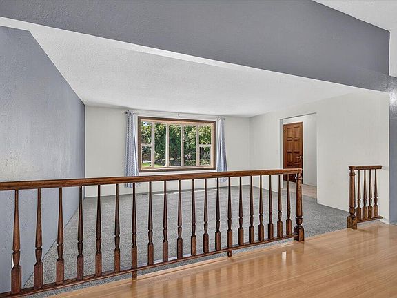 5th image of 416 Piccadilly Cir