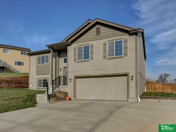 7302 N 143rd St, Omaha, NE 68142