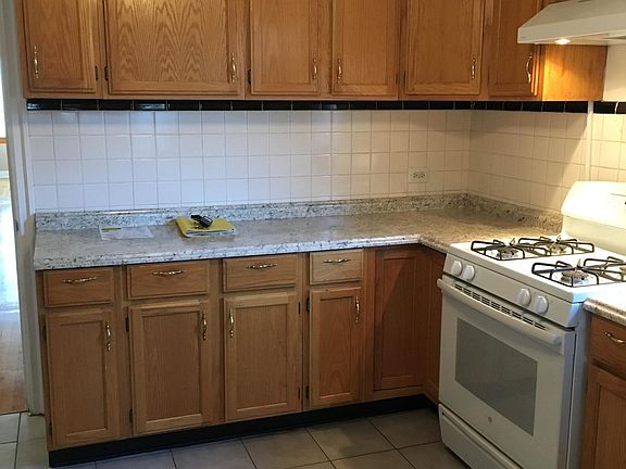 5th image of 6054 W Melrose St #1