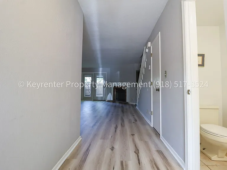 6246 S Yorktown Pl — Photo 3