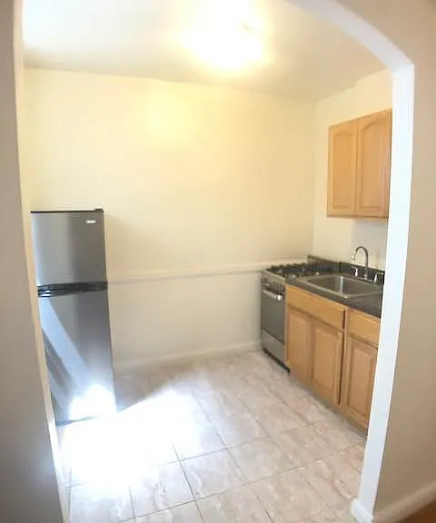 870 E 28th St #3C — Photo 1