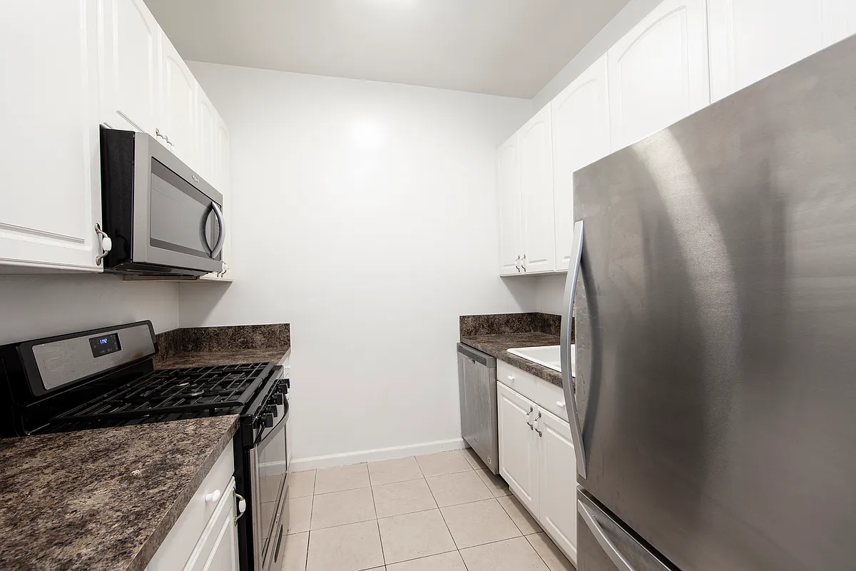 Building Photo - 311 Broadway #4B