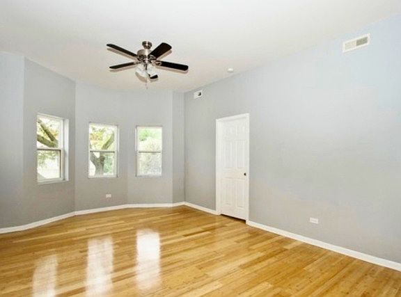 2nd image of 6359 S Rhodes Ave