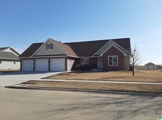 1278 16th Ave SE, Le Mars, IA 51031