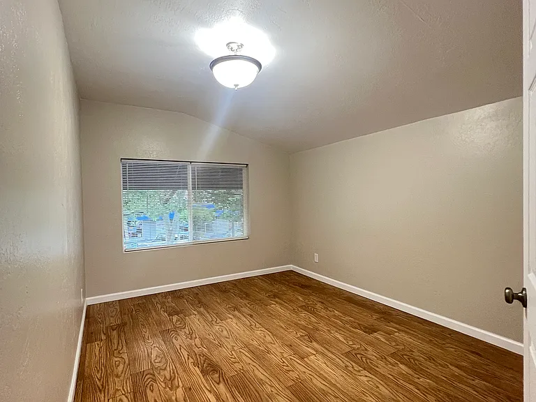225 N Cloverdale Blvd #2 — Photo 13