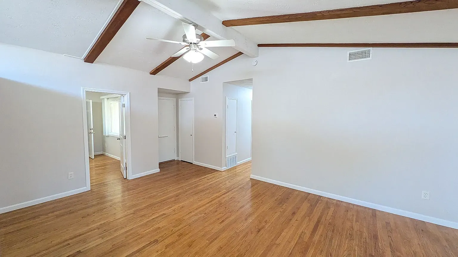 4 bed, 1174 sqft, $3,500 — Photo 4