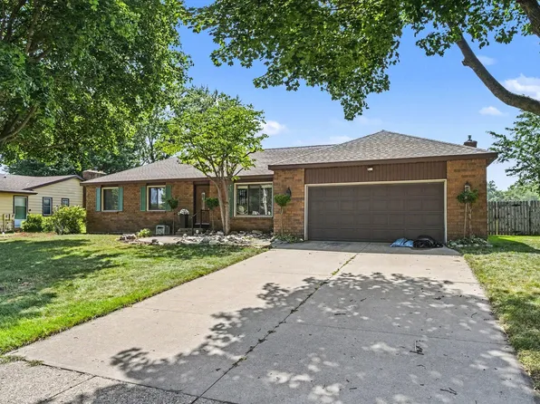 3893 Granada Ct NW, Grand Rapids, MI 49534